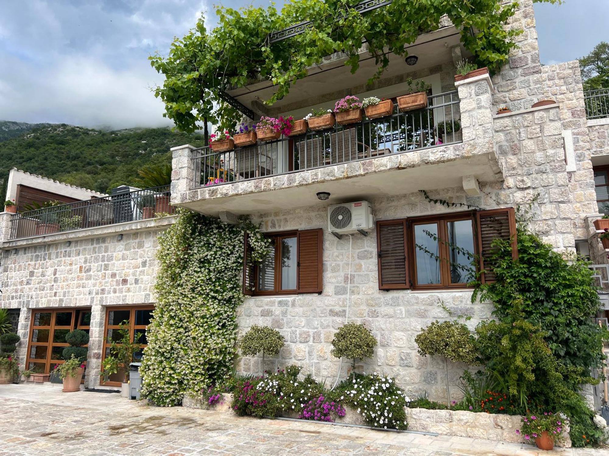 Villa Nikoleta Kotor Exteriör bild